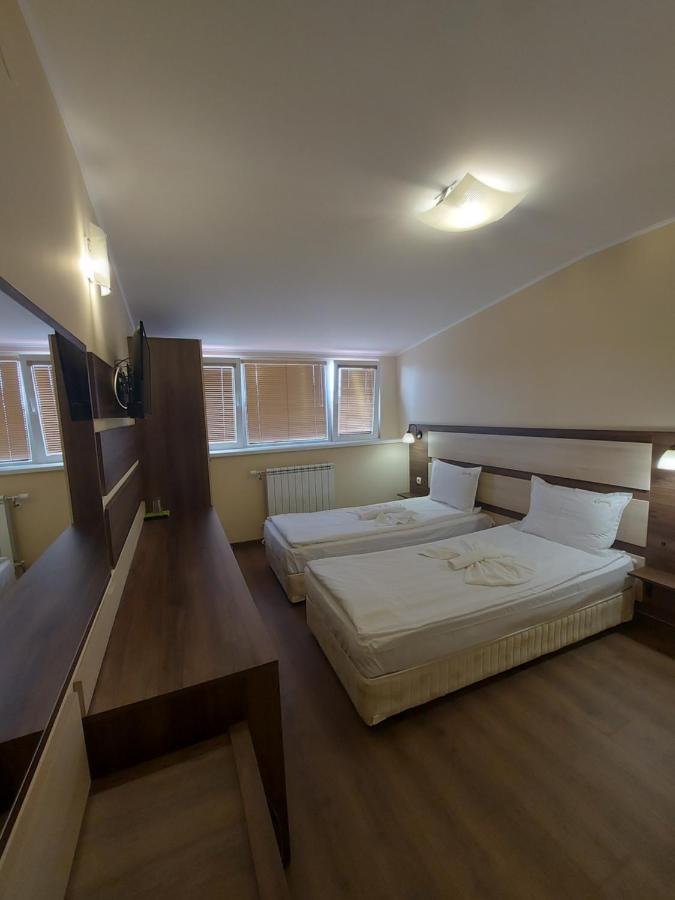 Elegant Complex Ξενοδοχείο Πάζαρτζικ Εξωτερικό φωτογραφία