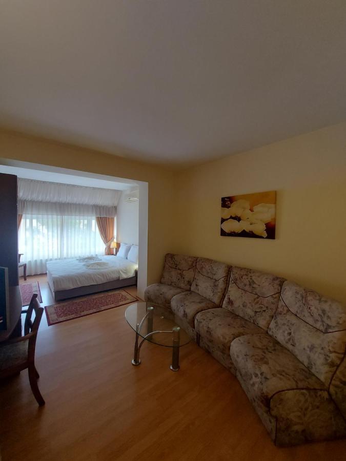 Elegant Complex Ξενοδοχείο Πάζαρτζικ Εξωτερικό φωτογραφία