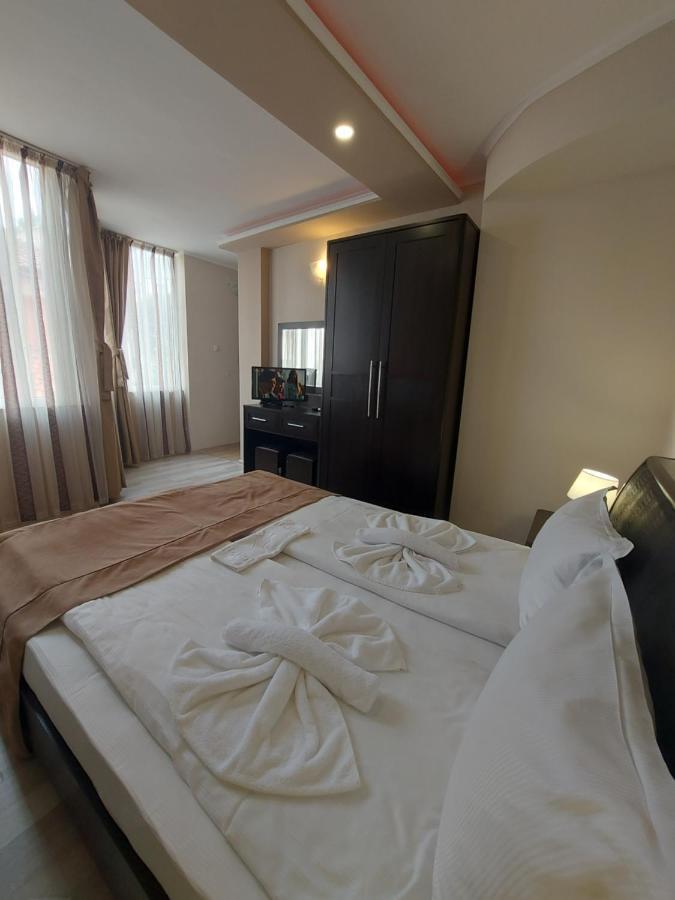 Elegant Complex Ξενοδοχείο Πάζαρτζικ Εξωτερικό φωτογραφία