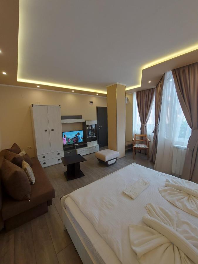 Elegant Complex Ξενοδοχείο Πάζαρτζικ Εξωτερικό φωτογραφία